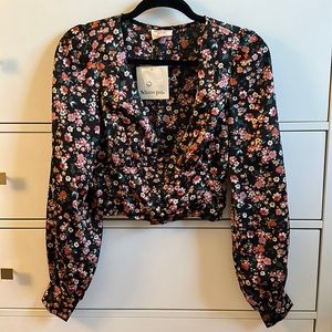 Showpo. Cropped floral buttoned blouse, size 4